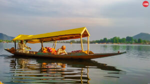 Kashmir Splendors: Srinagar, Pahalgam, Gulmarg, Srinagar Houseboat Odyssey Kashmir Tour Package