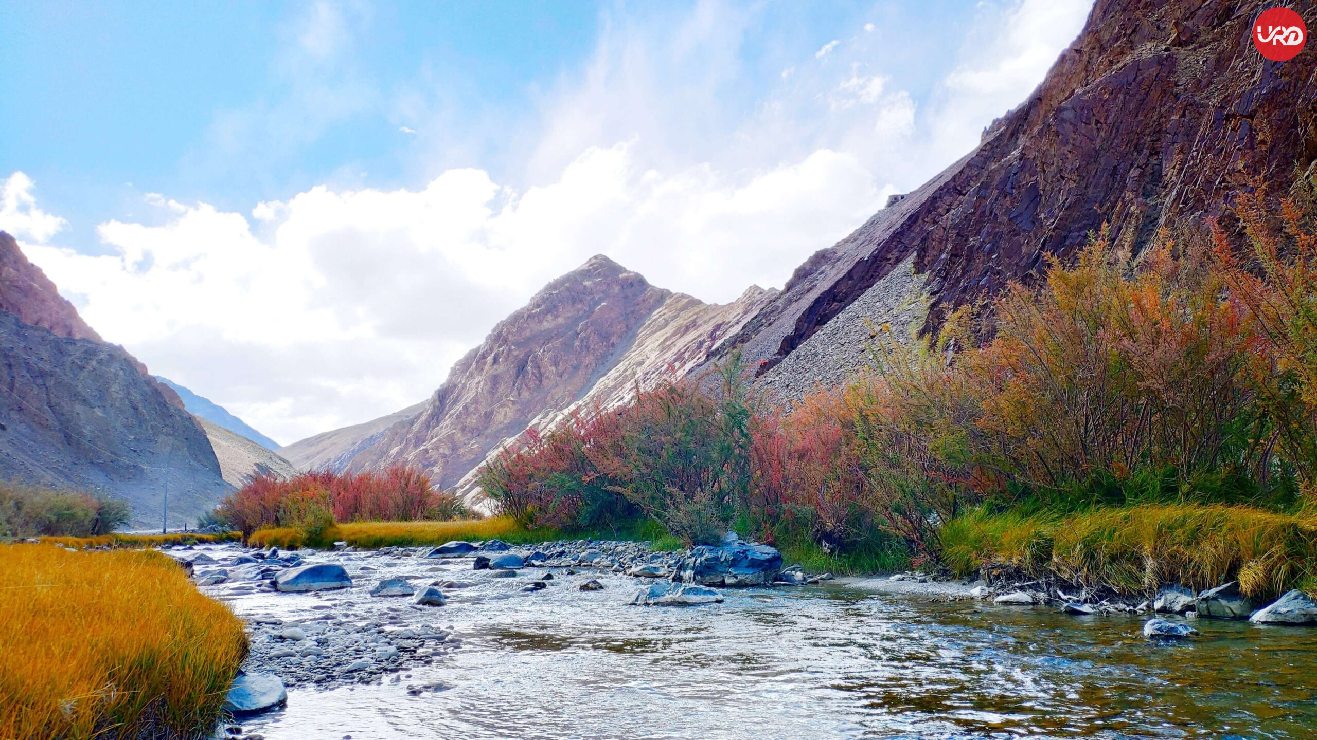 Breathtaking Kashmir Retreat: Srinagar, 2N Pahalgam, Srinagar Houseboat Kashmir Tour Package