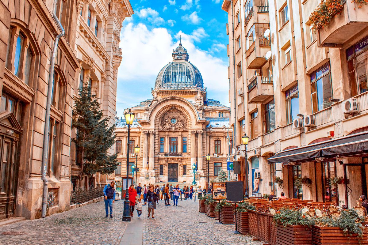 Bucharest to Bran of History & Nature Lovers – 5-Day Romania Tour Package