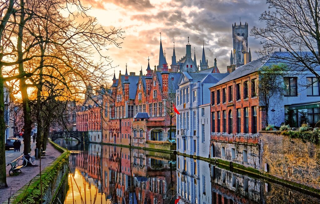 Waffles, War History & Wonders – 6 Days in Belgium Tour Package
